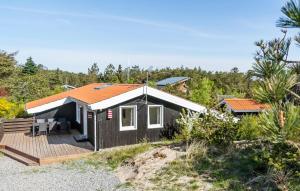 Beautiful Home In Thisted With Kitchen