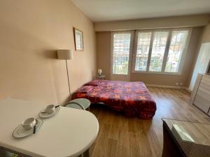 Studio agréable proche plage et marché, parking inclus! - FR-1-92-694