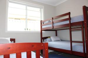 Charis by the Bay 4 bedrooms 5 mins to beach