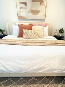 Lonsdale Street Family Apartment Cot Available