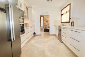 Coastal Getaway Free wi-fi and games room