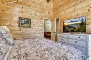 Owners Cabin -Pickleball Court, Creek, WIFI, Mountain Views, Starting at 99