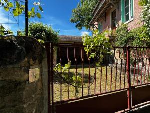 Maison Rénovée avec Jardin et WIFI à La Roche-Posay - FR-1-541-173
