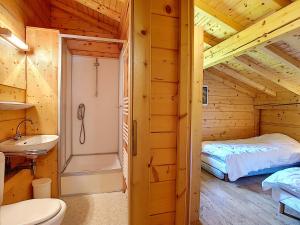 Demi-chalet 6 pers à La Clusaz avec WiFi, animaux admis et parking - FR-1-818-102