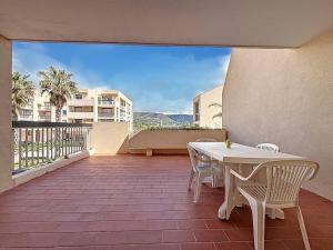 Studio climatisé avec grande terrasse à Bormes - FR-1-610-109