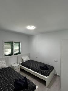 5 minutes to beach - Heated pool