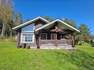 Smaller Äijänhonka Cottage