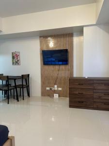 Jojies Crib Taft East Gate Studio