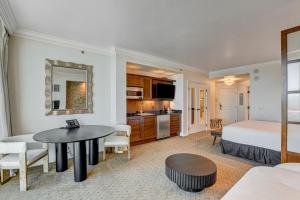 Amber Crest at The MGM Signature Tower 3