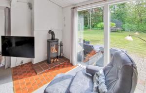 Cozy Home In Spøttrup With Wifi