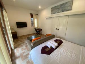 Tiis Garden Puri Villas