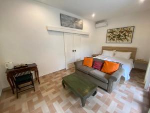 Tiis Garden Puri Villas