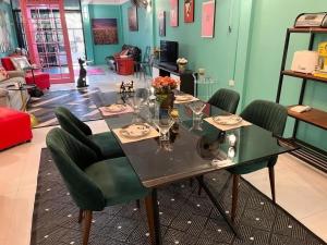 blends an innovative design & a stunning location