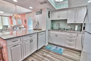 Oceanfront Waterpointe 1 Unit 1007 Sleeps 6 Balcony Pools