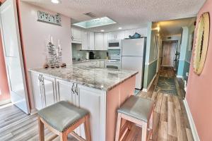 Oceanfront Waterpointe 1 Unit 1007 Sleeps 6 Balcony Pools