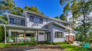 Lake Breeze - lakeside, bushland escape, with plunge pool