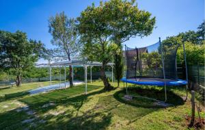 Gorgeous Home In Vodnjan With Wifi