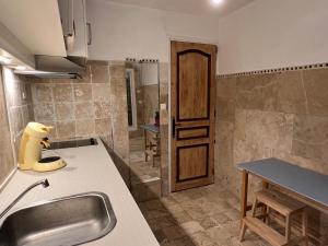 Appartements Studio provencal avec terrasse et vue : photos des chambres