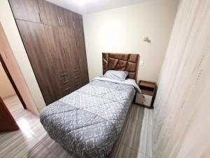 Departamento céntrico y familiar de tres habitaciones frente a parque