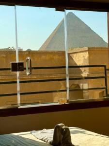 Safari pyramids view inn