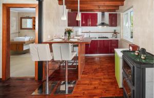 Holiday Home Valbandon 11 