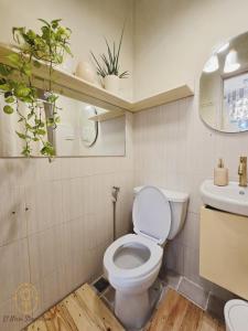 El Nissi Staycation, The Farmhouse Suite, Enchanted Kingdom