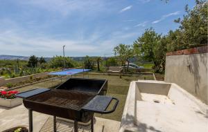 Awesome Home In Lopar With Wifi