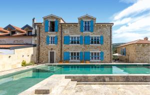 Amazing Home In Mundanije 