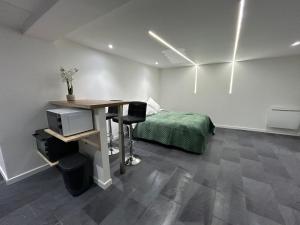 Sejours chez l'habitant Chambre privee Wintzenheim : Chambre Double avec Salle de Bains Privative