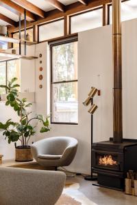 Bangalow Oasis - Artisan home