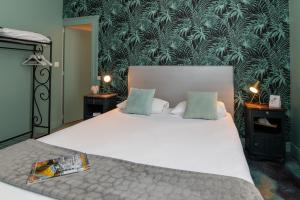 Hotels The Originals Boutique, Hotel Victoria, Chatelaillon-Plage : photos des chambres