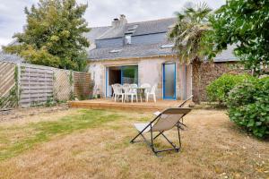 Maisons de vacances Maison pour 6 adultes - 2 enfants avec jardin : photos des chambres