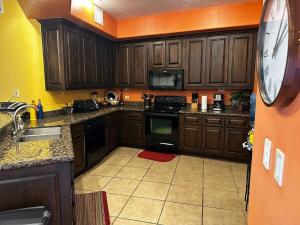 Oceanfront Luxury Condo Sleeps 6