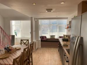 Blacksands Seaview Cottage