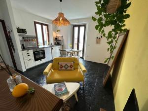 Daisy One Bedroom Lake View, Private Terrace & Garden