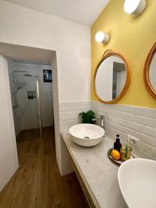 Daisy One Bedroom Lake View, Private Terrace & Garden