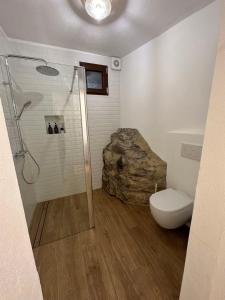 Daisy One Bedroom Lake View, Private Terrace & Garden