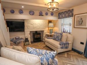 6 Uppergate Street Rose Cottage