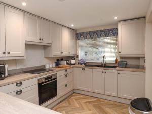 6 Uppergate Street Rose Cottage