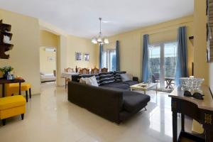 Golden Sun Villa