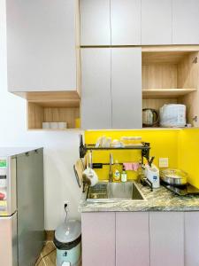 Dr 501 Modern studio with city view and kitchen