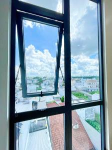 Dr 501 Modern studio with city view and kitchen