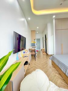 Dr 501 Modern studio with city view and kitchen