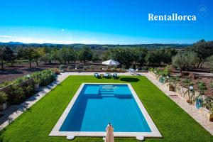 Can Corem by Rentallorca