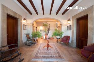 Can Corem by Rentallorca