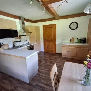 Ferienwohnung Frauenkogelblick mit Terrasse