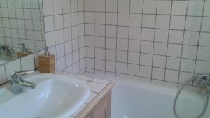 Villas Beautiful private villa with open views : photos des chambres