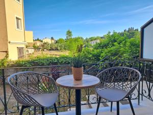 Finikas Apartment R002