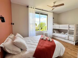 Maisons de vacances Le Havre des Perrieres - Gite avec spa, 15 personnes, 5 chambres : photos des chambres