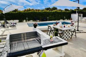 Libero House A Private Pool Oasis